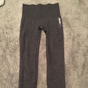Gym shark leggings